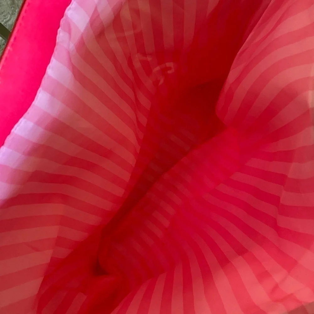Victorias Secret flaunt your